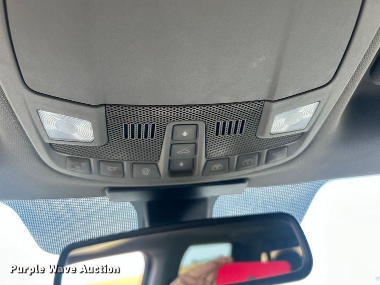 image for item DO6601 2017 Ford F350 Super Duty Crew Cab flatbed pickup truck