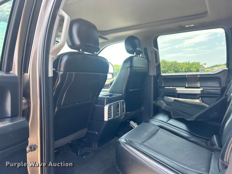 image for item DO6601 2017 Ford F350 Super Duty Crew Cab flatbed pickup truck