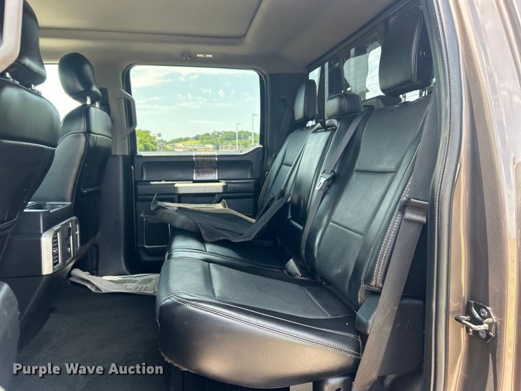 image for item DO6601 2017 Ford F350 Super Duty Crew Cab flatbed pickup truck