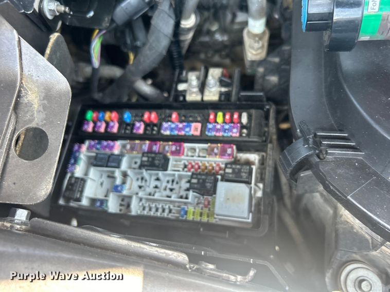 image for item DO6601 2017 Ford F350 Super Duty Crew Cab flatbed pickup truck