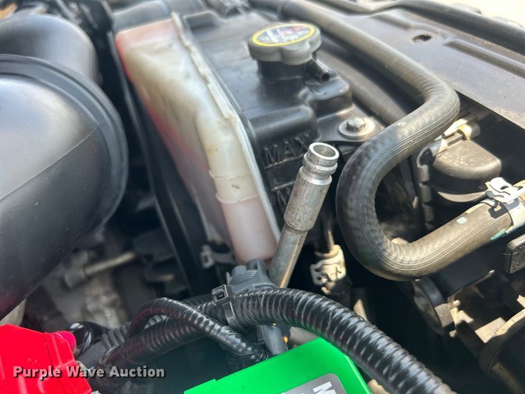 image for item DO6601 2017 Ford F350 Super Duty Crew Cab flatbed pickup truck