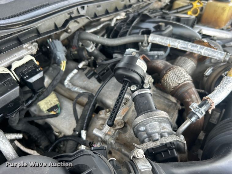 image for item DO6601 2017 Ford F350 Super Duty Crew Cab flatbed pickup truck