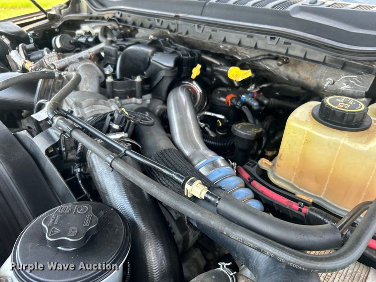 image for item DO6601 2017 Ford F350 Super Duty Crew Cab flatbed pickup truck