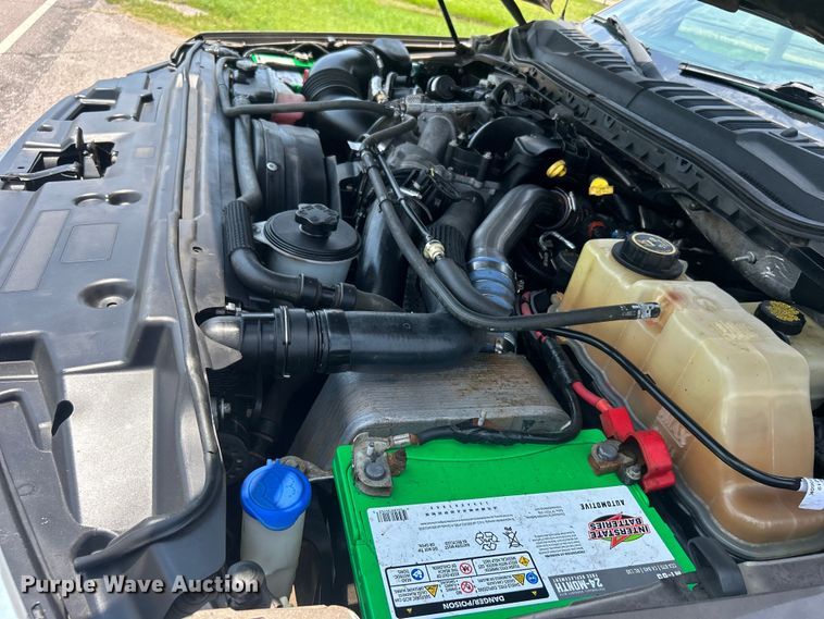 image for item DO6601 2017 Ford F350 Super Duty Crew Cab flatbed pickup truck