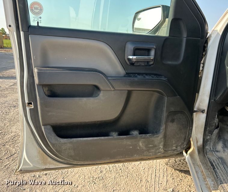 image for item DO6603 2015 Chevrolet  Silverado 1500 Crew Cab pickup truck