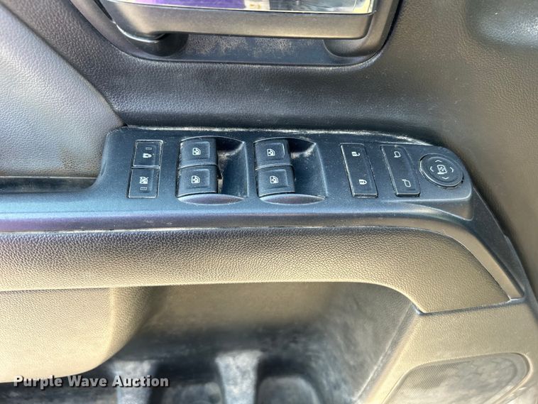 image for item DO6603 2015 Chevrolet  Silverado 1500 Crew Cab pickup truck