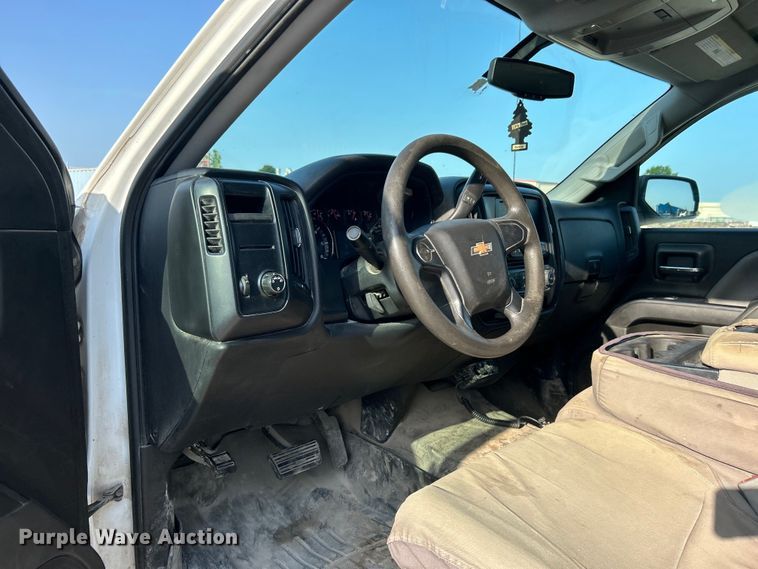 image for item DO6603 2015 Chevrolet  Silverado 1500 Crew Cab pickup truck