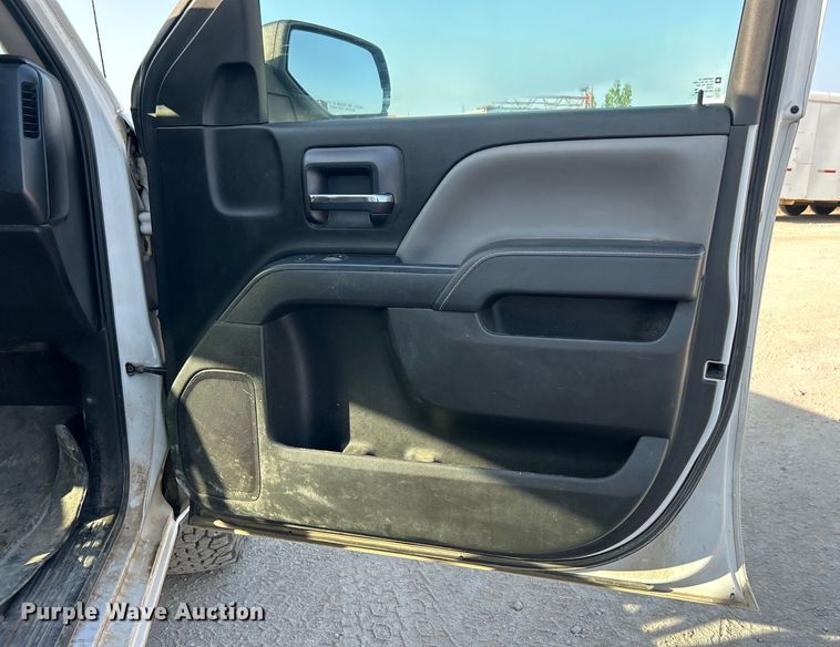 image for item DO6603 2015 Chevrolet  Silverado 1500 Crew Cab pickup truck