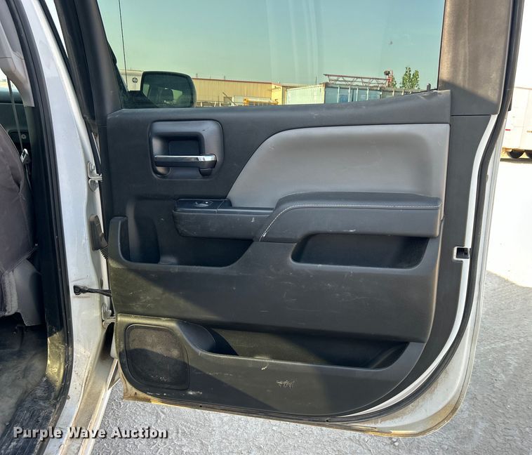 image for item DO6603 2015 Chevrolet  Silverado 1500 Crew Cab pickup truck