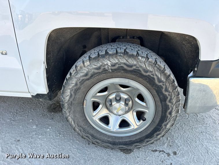 image for item DO6603 2015 Chevrolet  Silverado 1500 Crew Cab pickup truck