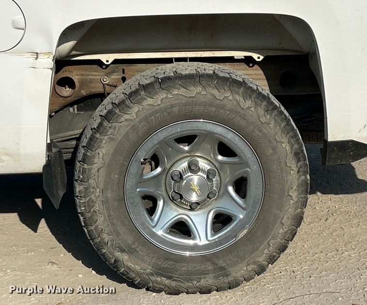 image for item DO6603 2015 Chevrolet  Silverado 1500 Crew Cab pickup truck