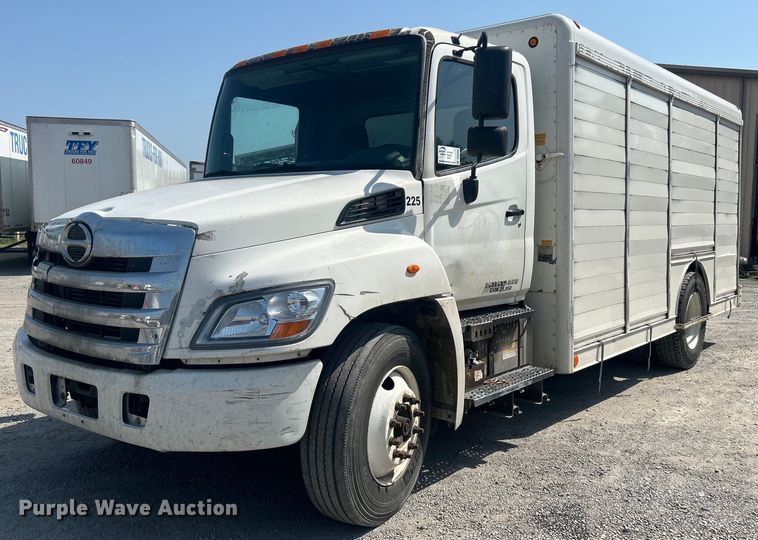 image for item DO6606 2011 Hino 268 delivery truck