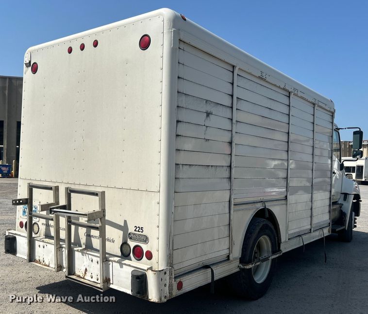 image for item DO6606 2011 Hino 268 delivery truck