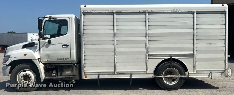 image for item DO6606 2011 Hino 268 delivery truck