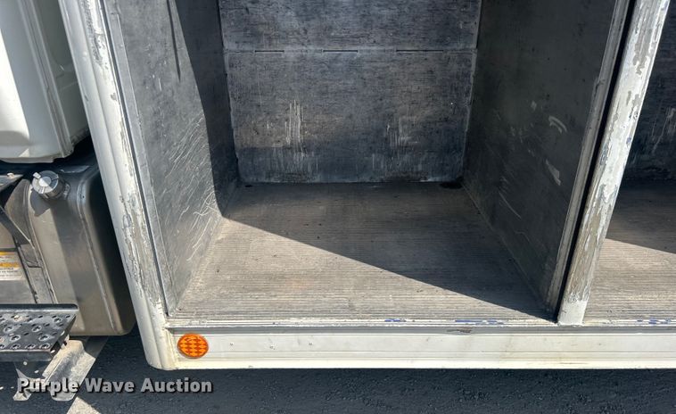 image for item DO6606 2011 Hino 268 delivery truck