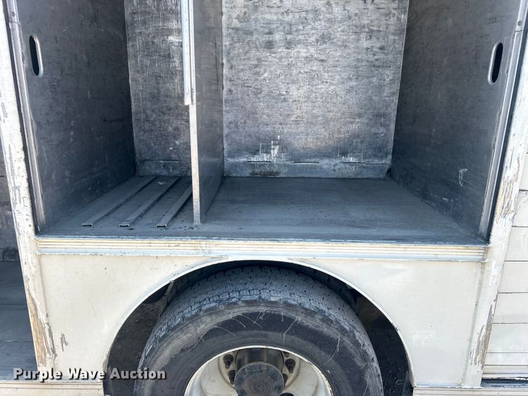 image for item DO6606 2011 Hino 268 delivery truck