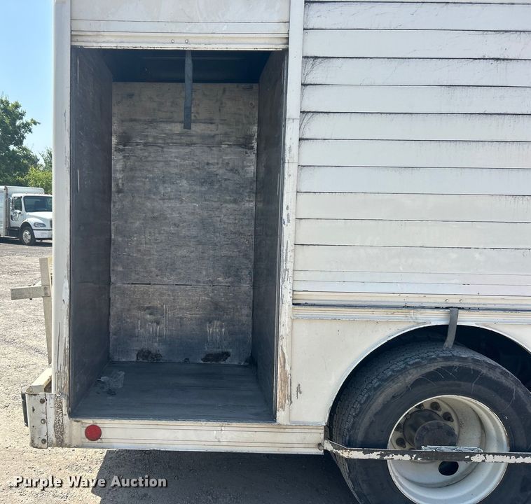 image for item DO6606 2011 Hino 268 delivery truck