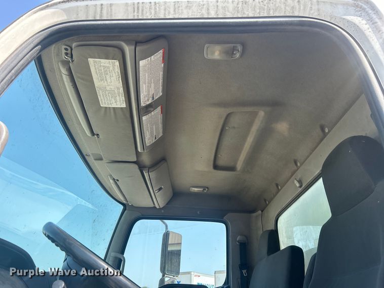 image for item DO6606 2011 Hino 268 delivery truck