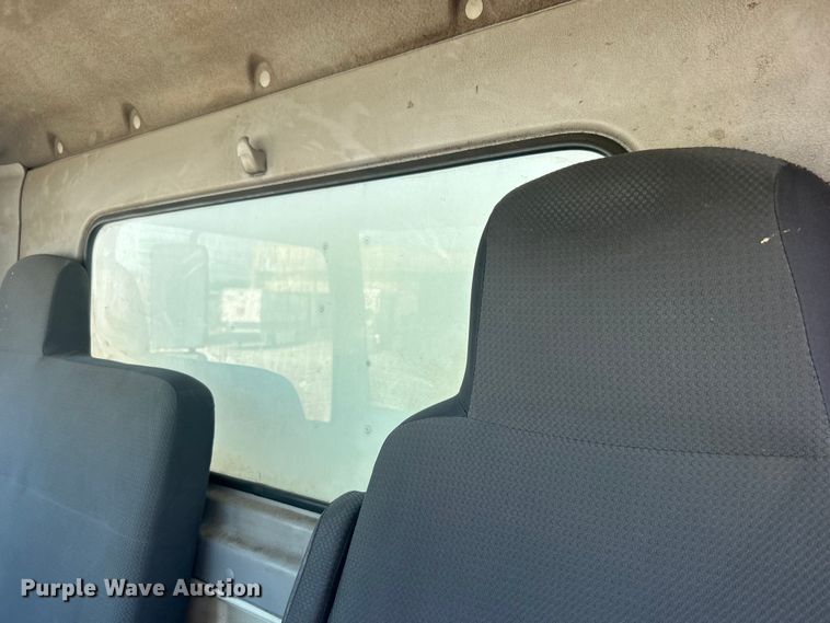 image for item DO6606 2011 Hino 268 delivery truck