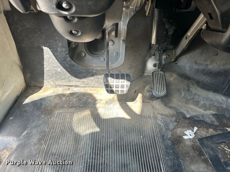 image for item DO6606 2011 Hino 268 delivery truck