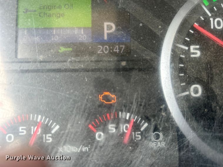 image for item DO6606 2011 Hino 268 delivery truck