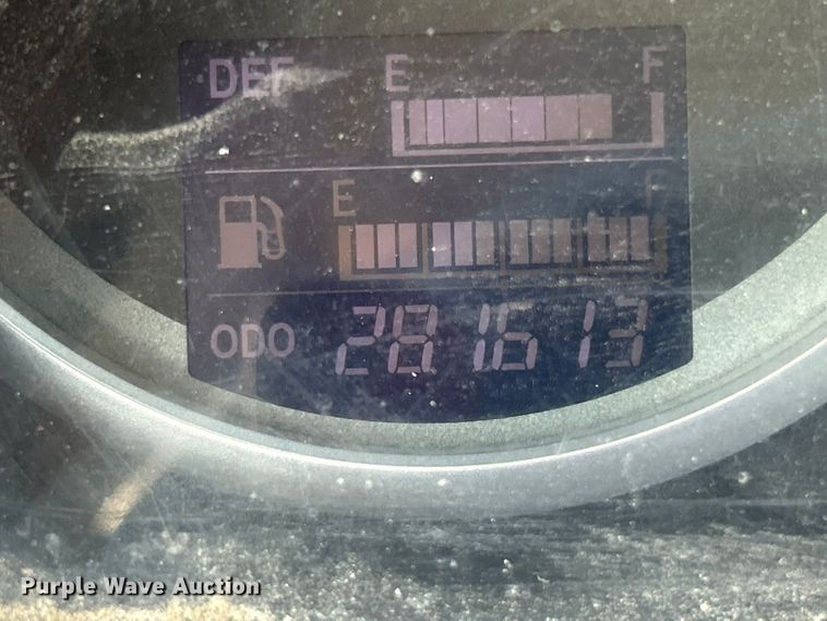 image for item DO6606 2011 Hino 268 delivery truck