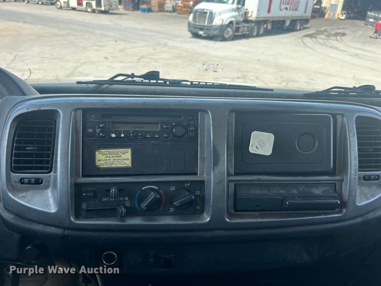 image for item DO6606 2011 Hino 268 delivery truck