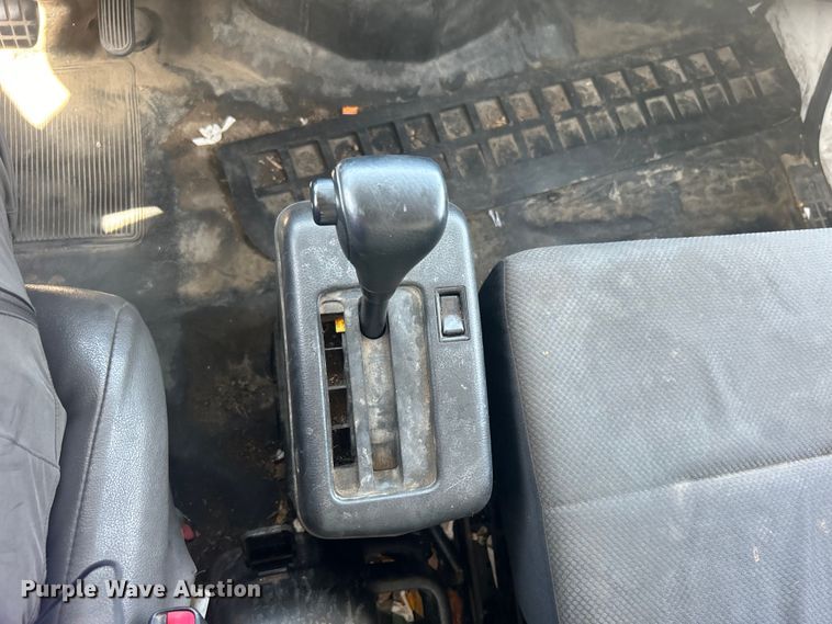 image for item DO6606 2011 Hino 268 delivery truck