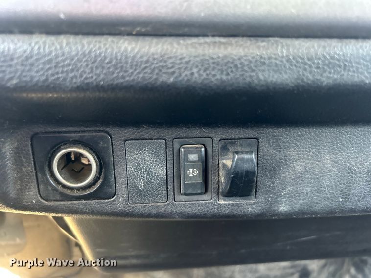 image for item DO6606 2011 Hino 268 delivery truck