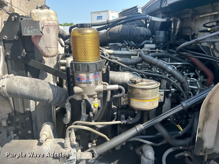 image for item DO6606 2011 Hino 268 delivery truck