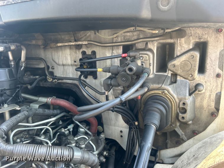 image for item DO6606 2011 Hino 268 delivery truck