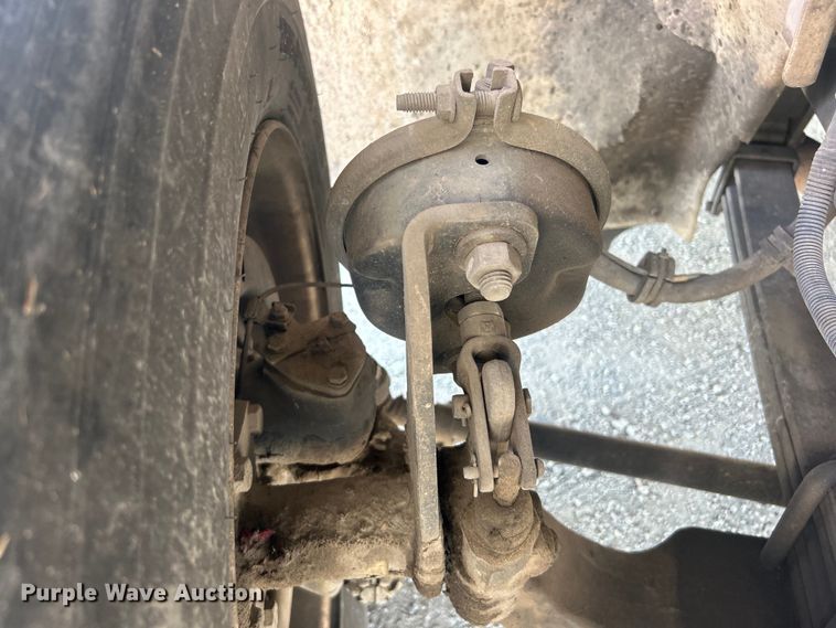 image for item DO6606 2011 Hino 268 delivery truck