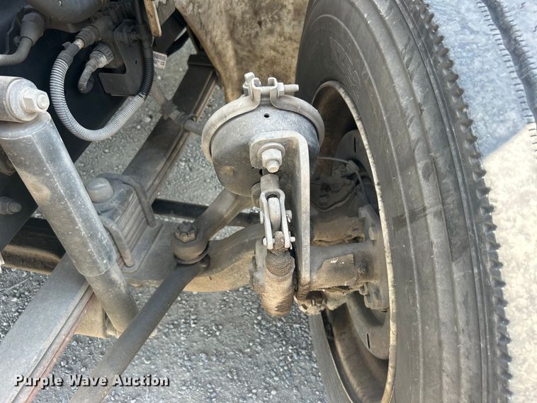 image for item DO6606 2011 Hino 268 delivery truck