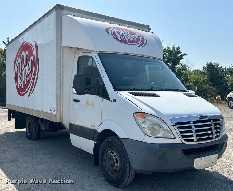 image for item DO6607 2011 Freightliner  F3CC box truck