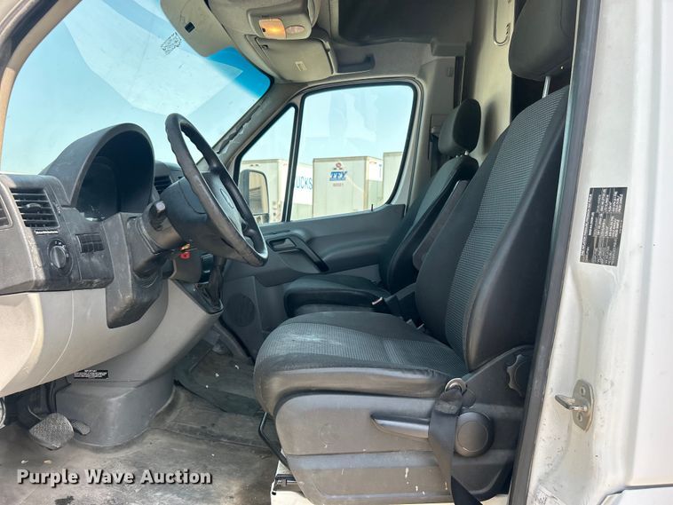 image for item DO6607 2011 Freightliner  F3CC box truck