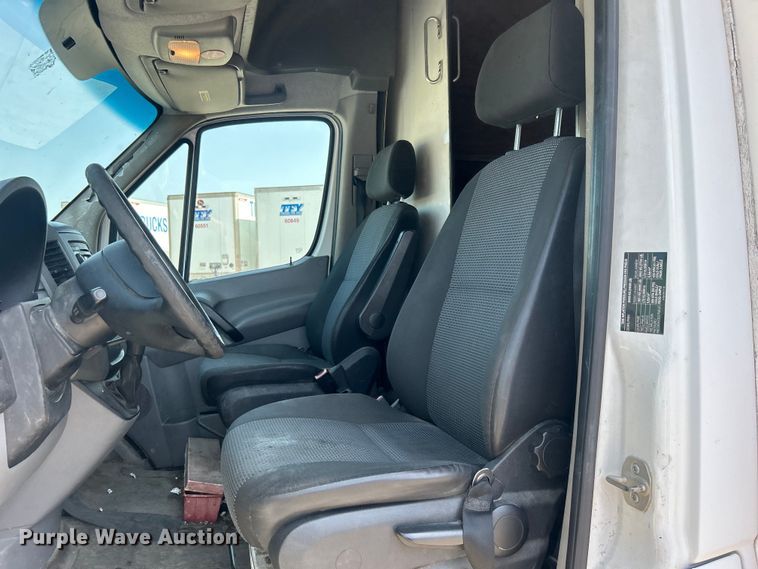 image for item DO6607 2011 Freightliner  F3CC box truck