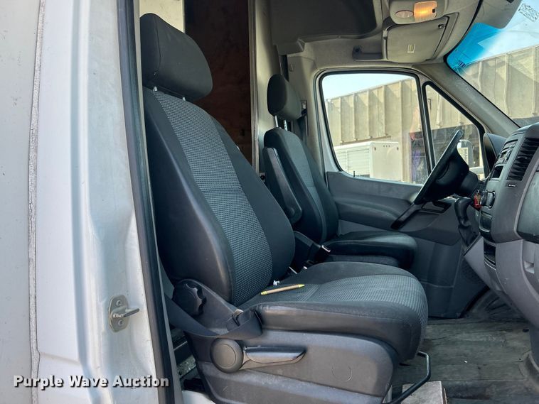 image for item DO6607 2011 Freightliner  F3CC box truck