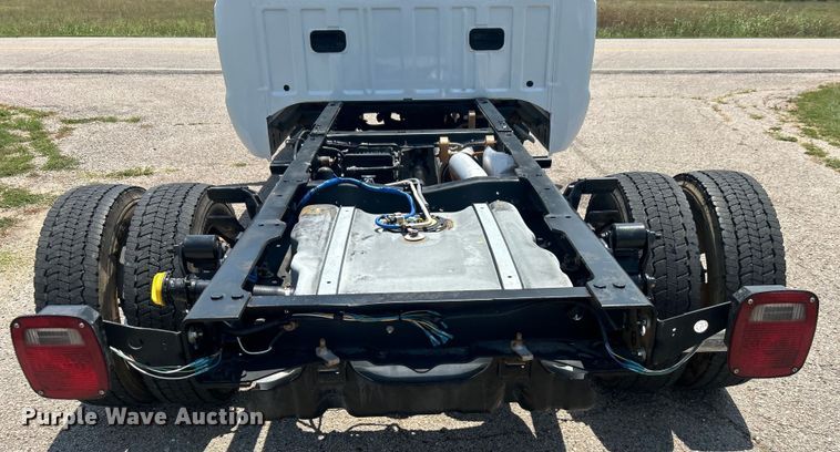 image for item DO6613 2015 Ford F450 Super Duty SuperCab truck cab and chassis