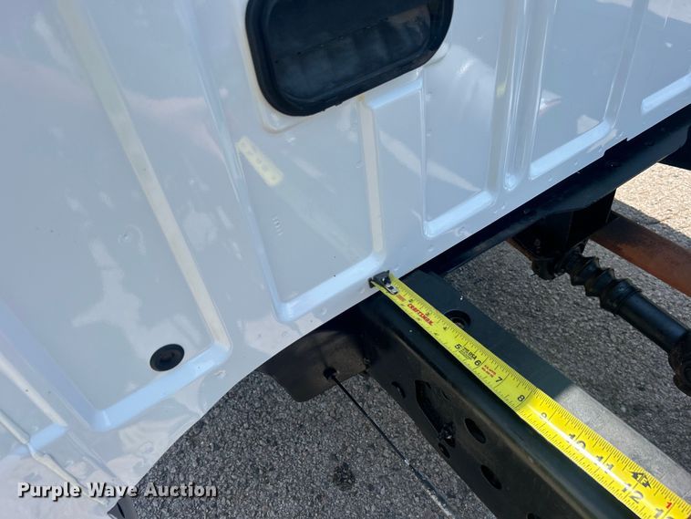 image for item DO6613 2015 Ford F450 Super Duty SuperCab truck cab and chassis