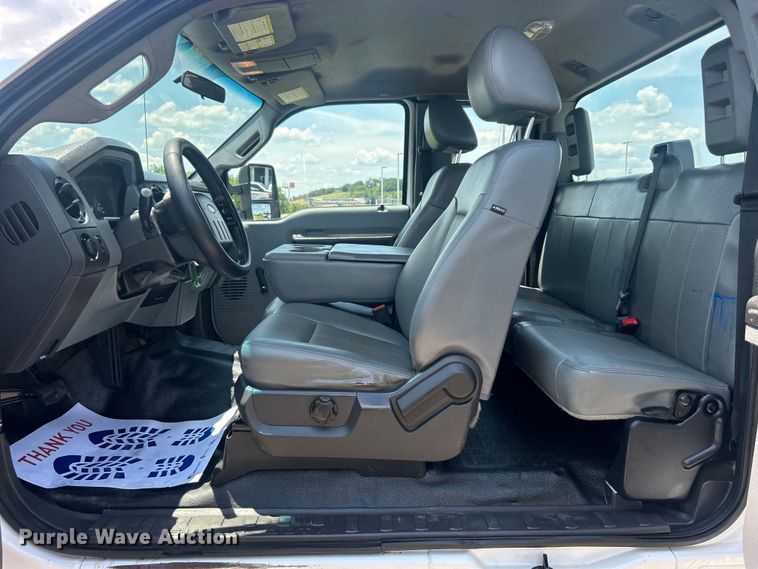 image for item DO6613 2015 Ford F450 Super Duty SuperCab truck cab and chassis