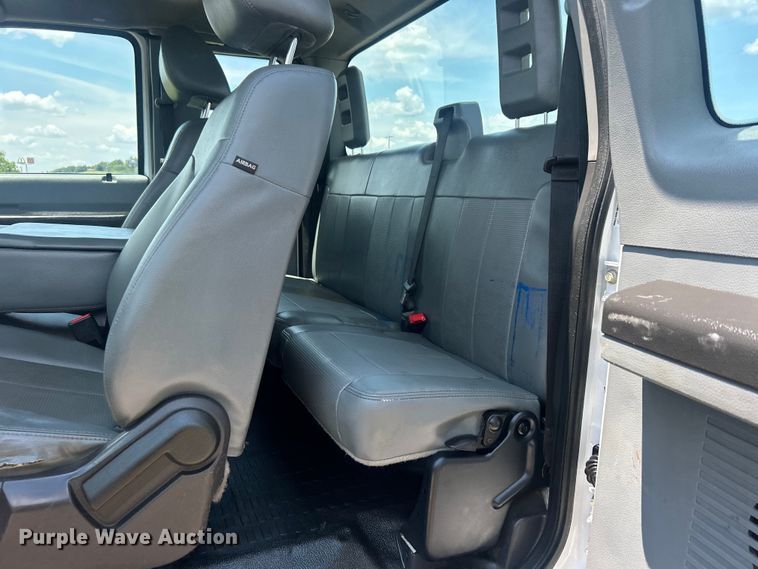 image for item DO6613 2015 Ford F450 Super Duty SuperCab truck cab and chassis