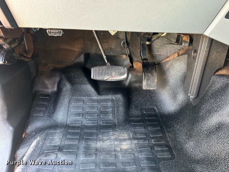 image for item DO6613 2015 Ford F450 Super Duty SuperCab truck cab and chassis