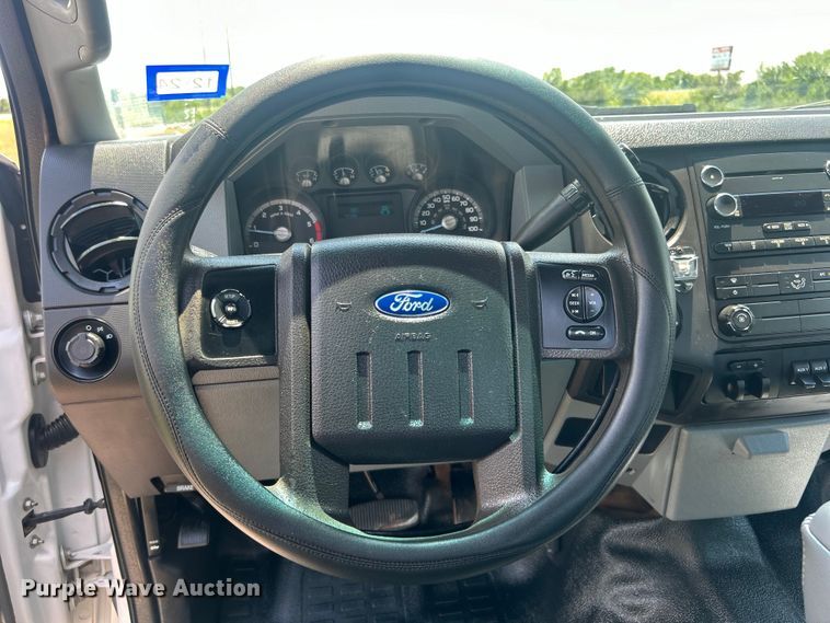 image for item DO6613 2015 Ford F450 Super Duty SuperCab truck cab and chassis