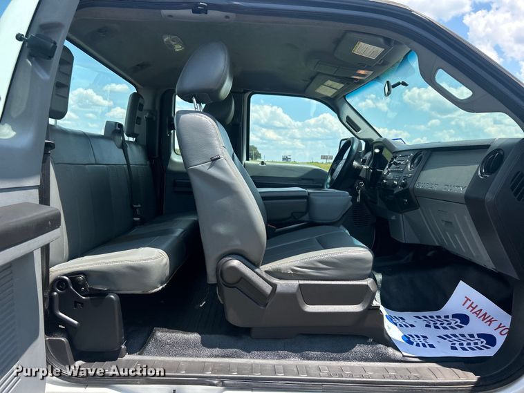 image for item DO6613 2015 Ford F450 Super Duty SuperCab truck cab and chassis