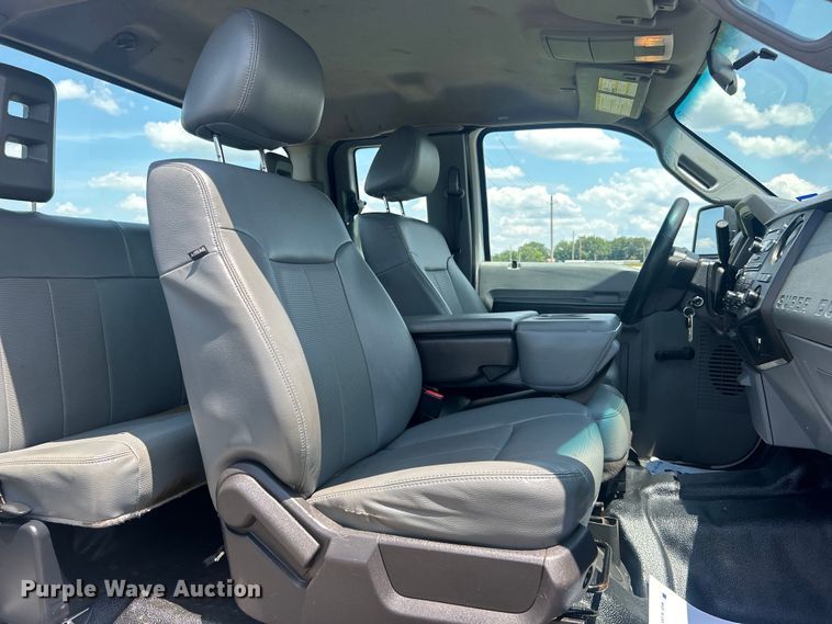 image for item DO6613 2015 Ford F450 Super Duty SuperCab truck cab and chassis