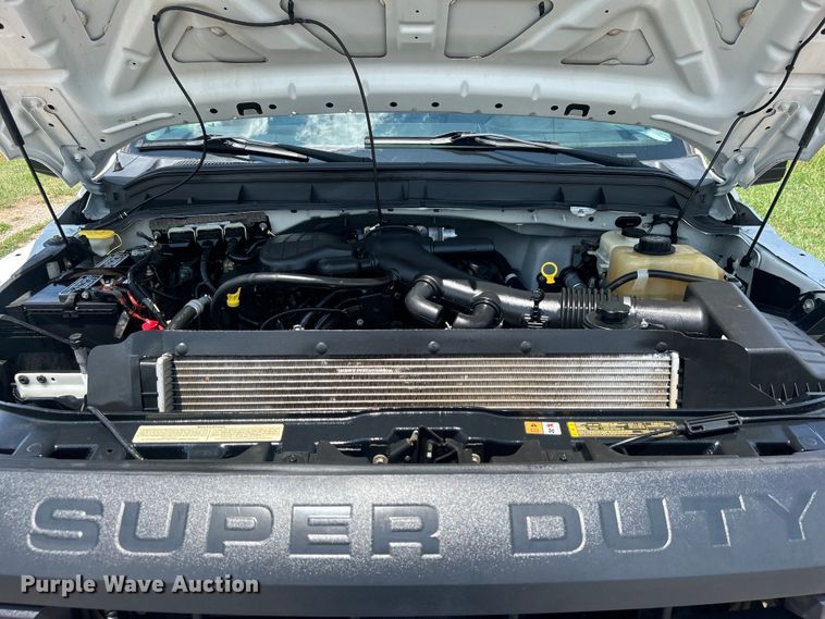 image for item DO6613 2015 Ford F450 Super Duty SuperCab truck cab and chassis