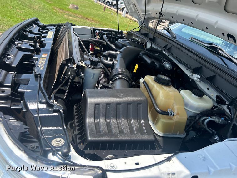 image for item DO6613 2015 Ford F450 Super Duty SuperCab truck cab and chassis