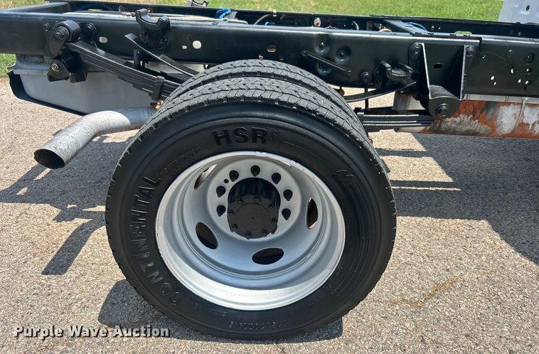 image for item DO6613 2015 Ford F450 Super Duty SuperCab truck cab and chassis