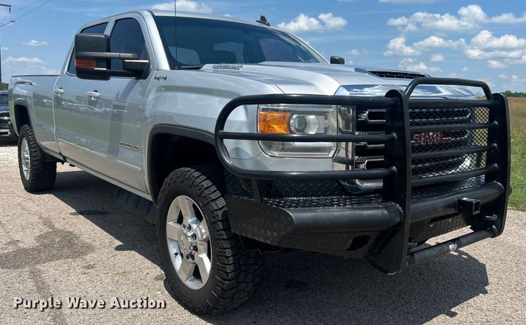 image for item DO6614 2017 GMC Sierra 2500HD Crew Cab pickup truck