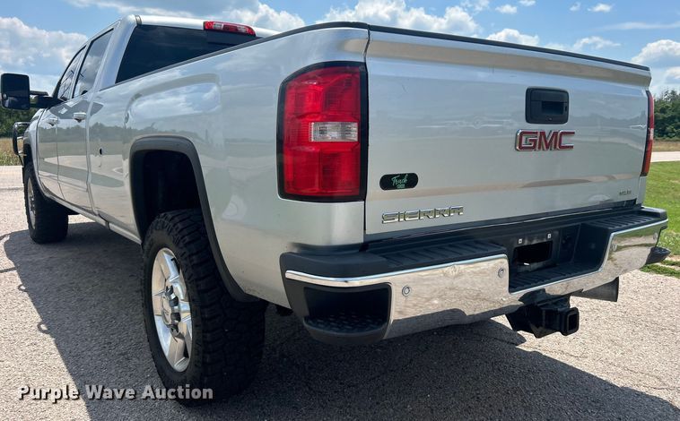 image for item DO6614 2017 GMC Sierra 2500HD Crew Cab pickup truck